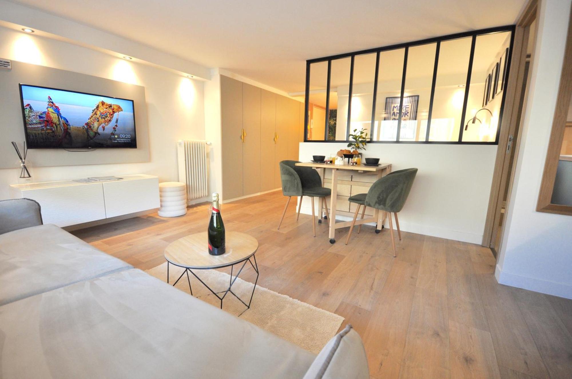 Monaco # Menton - 4 Persons - Hypercenter - Private Parking - Full Renovated - Clim - Fast Wifi - Beach And Sun 외부 사진