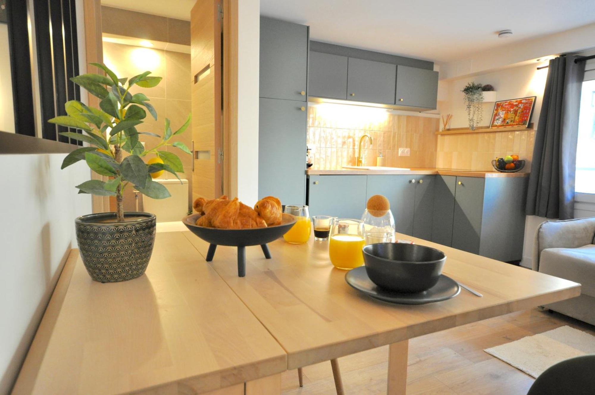 Monaco # Menton - 4 Persons - Hypercenter - Private Parking - Full Renovated - Clim - Fast Wifi - Beach And Sun 외부 사진